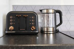 Host Stay Preston Park Apartment