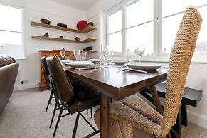 Host Stay Preston Park Apartment