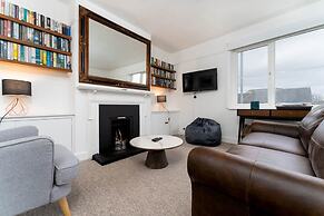 Host Stay Preston Park Apartment