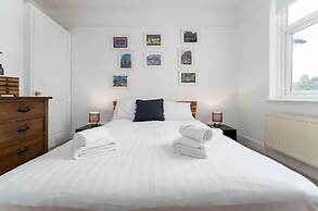 Host Stay Preston Park Apartment