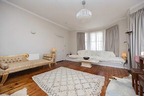 Host Stay St Aubyns Coastal Retreat
