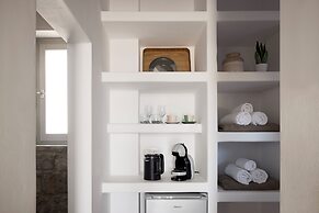 Kedros Milos Suites
