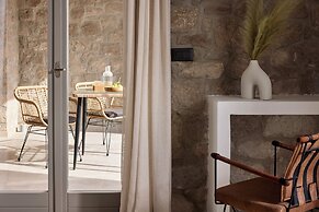 Kedros Milos Suites