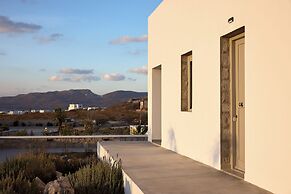 Kedros Milos Suites