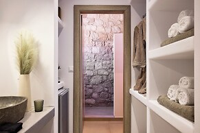 Kedros Milos Suites