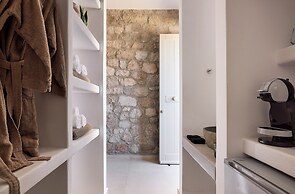 Kedros Milos Suites