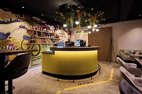 Boutique house happYellow