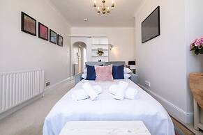 Host Stay Guildford Apartment