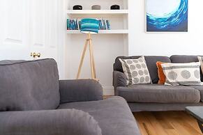 Host Stay Sunny Terrace on Robert Street