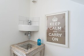 Host Stay Grove Townhouse