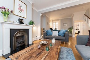 Host Stay Temple Street Townhouse