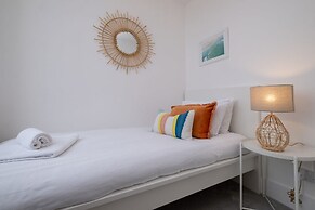 Host Stay Good Vibes at Buckingham