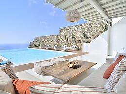 Coastal Retreat With Wellness