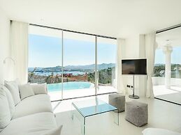 Charming Villa in Delightful Gateway