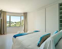 Charming Villa in Delightful Gateway
