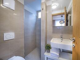 Modern Flat With Sauna & Balcony