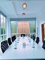 J-Boutique Hotel