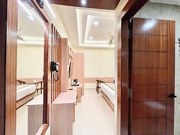 Hotel Mantavya - Varanasi near Temple