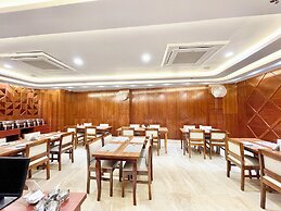 Hotel Mantavya - Varanasi near Temple