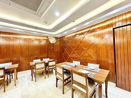 Hotel Mantavya - Varanasi near Temple