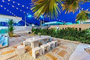 58-20 Pool Villa