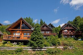 Forestside Chalet With Charm