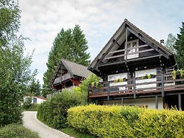Forestside Chalet With Charm
