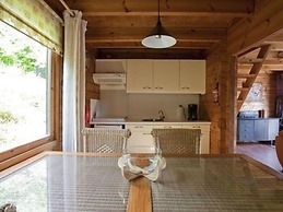 Forestside Chalet With Charm