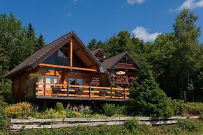 Forestside Chalet With Charm