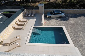 Apartments Break with Pool
