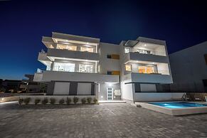 Apartments Break with Pool