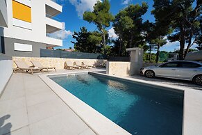 Apartments Break with Pool