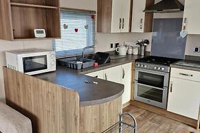3-bed Caravan, Sleeps 8 With Pool