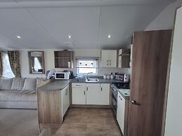 3-bed Caravan, Sleeps 8 With Pool