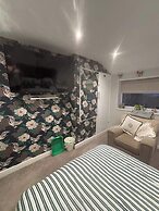Studio/near Beach/garden/parking/petsok