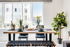 Central Elegant Holiday Rental Between the Points