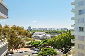 Central Elegant Holiday Rental Between the Points