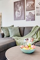 Central Elegant Holiday Rental Between the Points