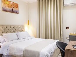 Shiny Pyramids Boutique Hotel