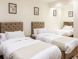 Shiny Pyramids Boutique Hotel