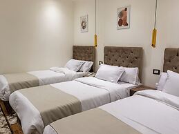 Shiny Pyramids Boutique Hotel