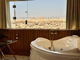 Shiny Pyramids Boutique Hotel
