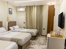 Shiny Pyramids Boutique Hotel