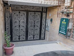 Shiny Pyramids Boutique Hotel