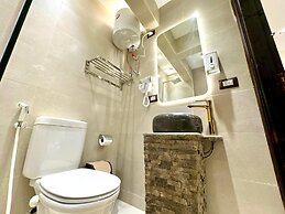 Shiny Pyramids Boutique Hotel