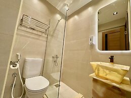Shiny Pyramids Boutique Hotel