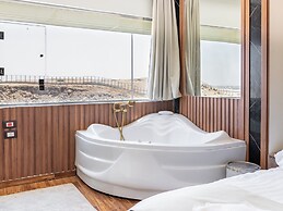 Shiny Pyramids Boutique Hotel
