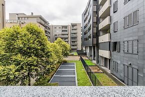 Modern and Spacious Apartment With Terrace
