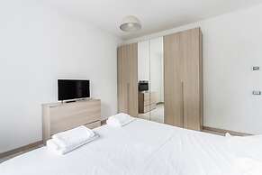 Modern and Spacious Apartment With Terrace