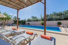 Pula Vinas - Villa With Private Pool. Free Wifi